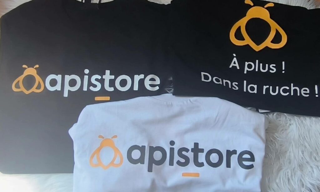 Merci à MoVinylPro pour nos t-shirts Apistore ! Merci à MoVinylPro pour nos t-shirts Apistore !
